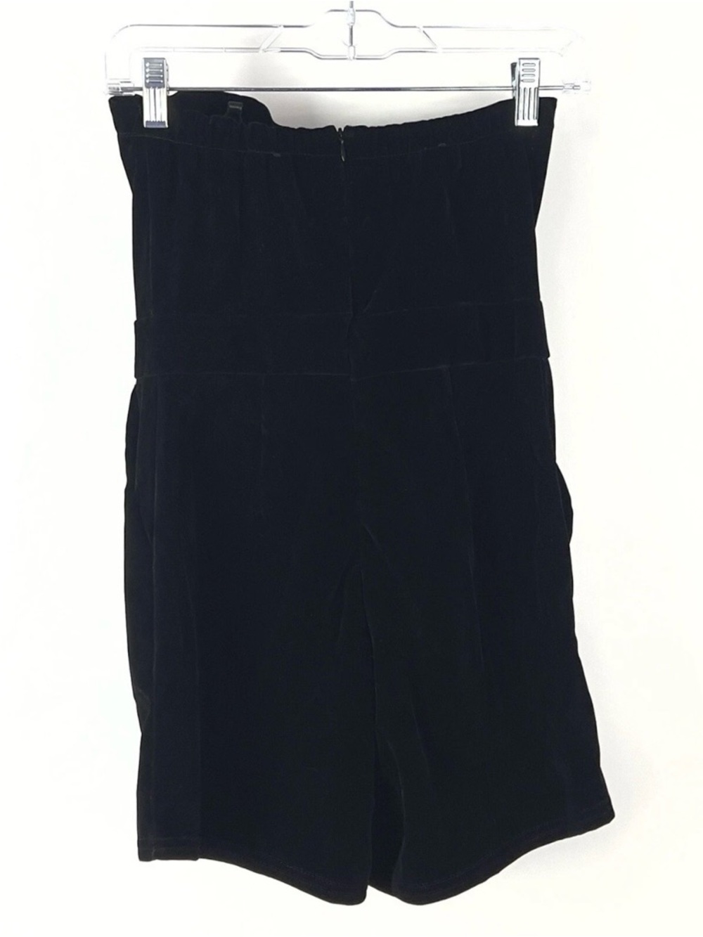 Sleek Black Top — Minimal Everyday Essential - Picture 2 of 6